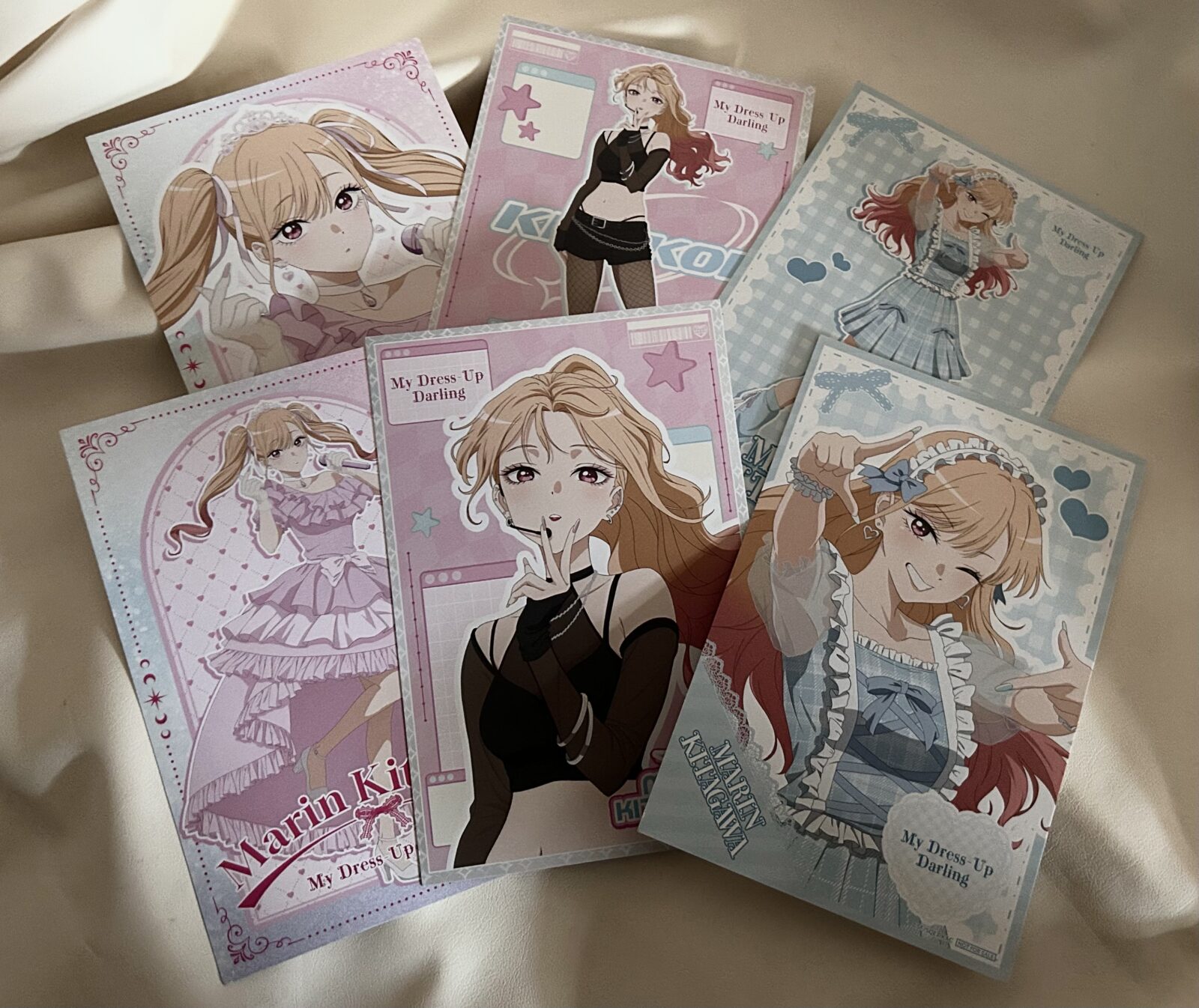 現貨★戀上換裝娃娃★特典明信片 一組兩入